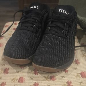 NOBULL MENS 8.5 Black and Brown Sneakers